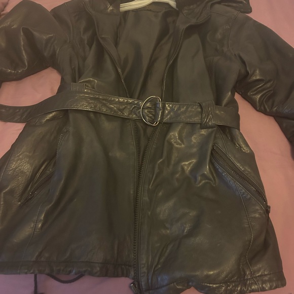 Leather jacket - Picture 3 of 12